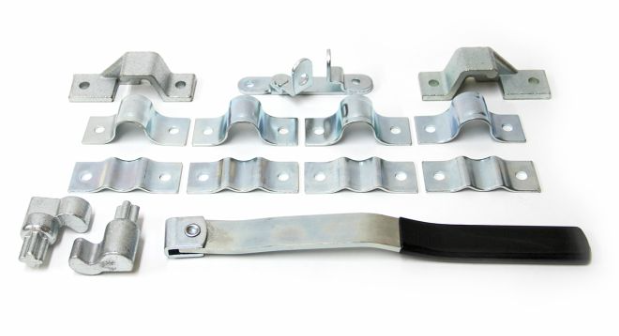 Cam lock door without tubing
