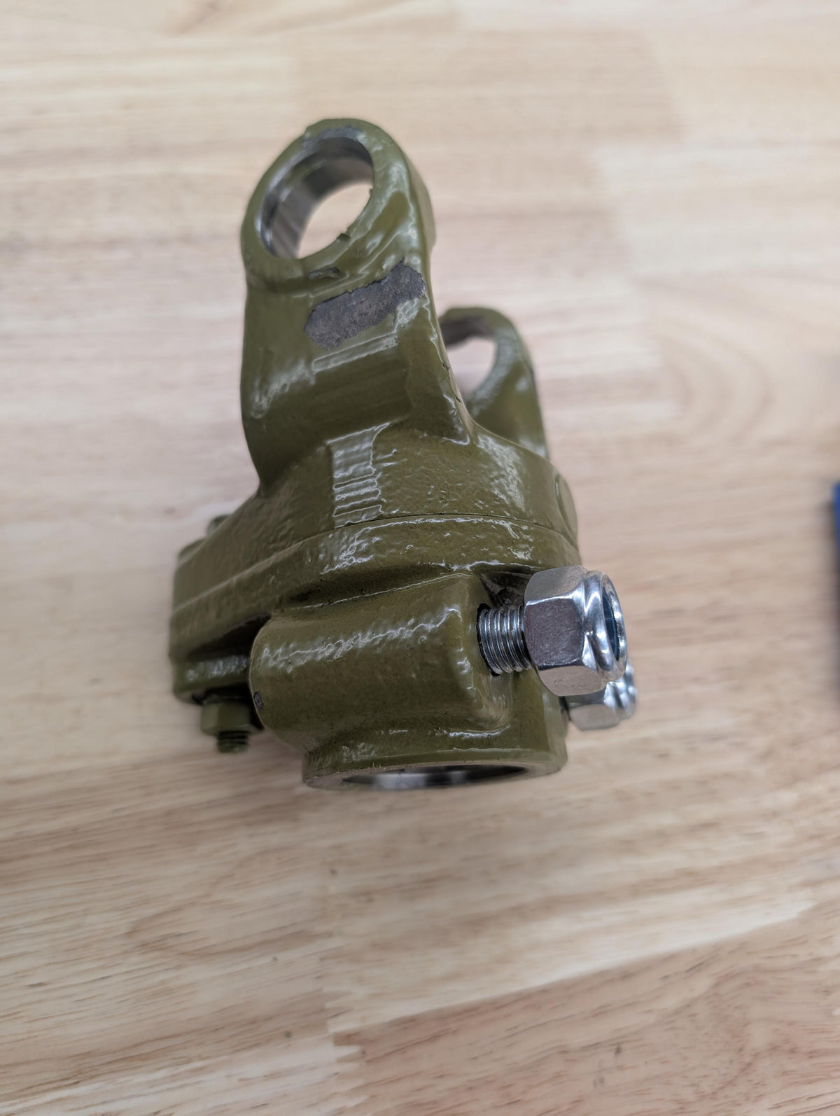 MTI Cat 4 6 spline bolt on yoke with shear bolt